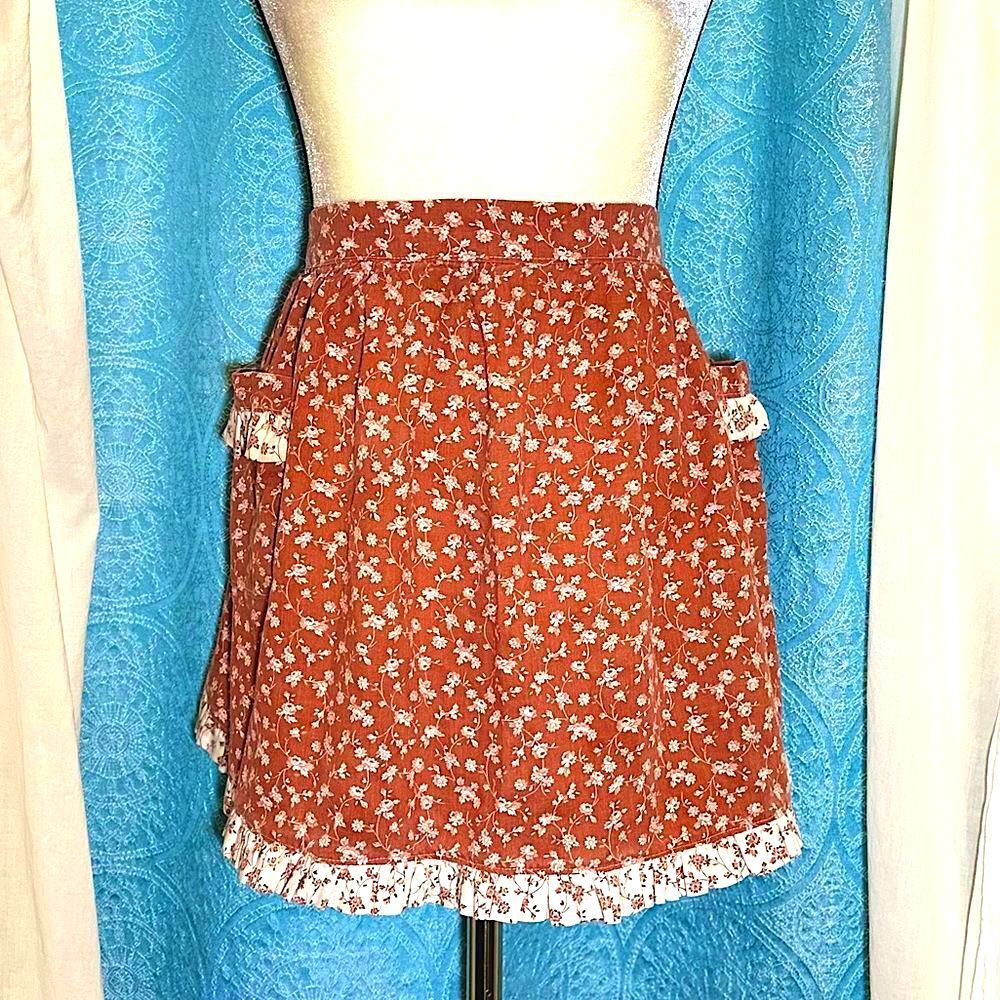Vintage Cottagecore Ditsy Floral Ruffled Half Apron